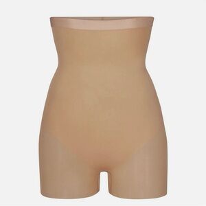 SKIMS Barely There Mid Thigh Short in Clay Size XS